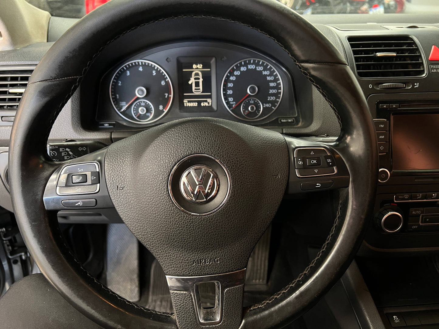 VOLKSWAGEN VENTO